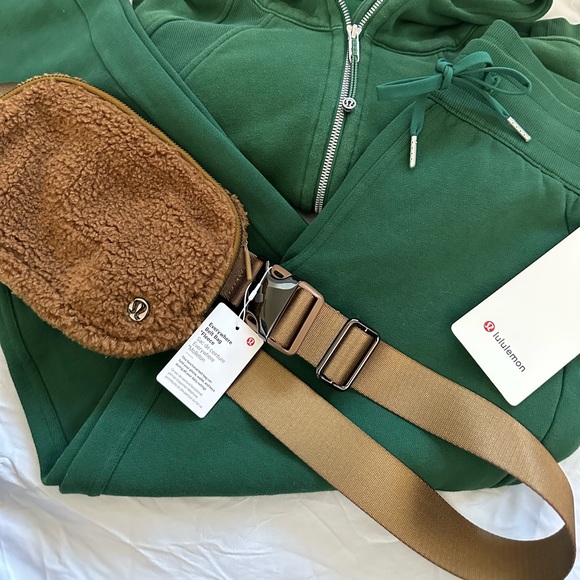 LULULEMON/Everywhere FLEECE BELT BAG/NEW - Picture 5 of 8